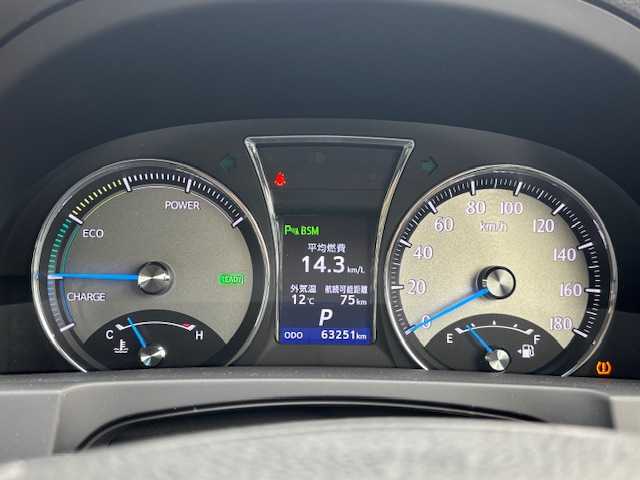 トヨタ クラウン マジェスタ Fバージョン 宮城県 2014(平26)年 6.4万km プレシャスシルバー 登録時走行距離63251km/純正HDDナビ/AM・FM・TV・Bluetooth・CD/ビルトインETC/ドライブレコーダー（前のみ）/バックカメラ/シートメモリー/セキュリティアラートシステム/前席パワーシート/前席シートヒーター/ヘッドライトウォッシャー/プッシュスタート/ALL　Auto　PW/ドアバイザー/フォグランプ/ウインカーミラー/カーテンエアバッグ/スイッチ付き木目調アームレスト