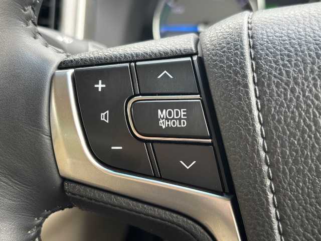 トヨタ クラウン マジェスタ Fバージョン 宮城県 2014(平26)年 6.4万km プレシャスシルバー 登録時走行距離63251km/純正HDDナビ/AM・FM・TV・Bluetooth・CD/ビルトインETC/ドライブレコーダー（前のみ）/バックカメラ/シートメモリー/セキュリティアラートシステム/前席パワーシート/前席シートヒーター/ヘッドライトウォッシャー/プッシュスタート/ALL　Auto　PW/ドアバイザー/フォグランプ/ウインカーミラー/カーテンエアバッグ/スイッチ付き木目調アームレスト