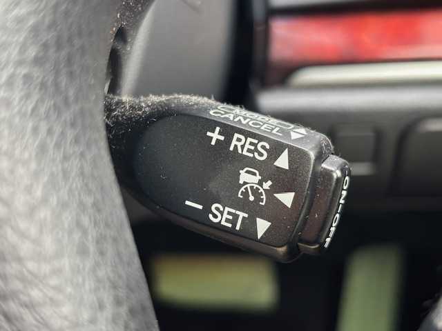 トヨタ クラウン マジェスタ Fバージョン 宮城県 2014(平26)年 6.4万km プレシャスシルバー 登録時走行距離63251km/純正HDDナビ/AM・FM・TV・Bluetooth・CD/ビルトインETC/ドライブレコーダー（前のみ）/バックカメラ/シートメモリー/セキュリティアラートシステム/前席パワーシート/前席シートヒーター/ヘッドライトウォッシャー/プッシュスタート/ALL　Auto　PW/ドアバイザー/フォグランプ/ウインカーミラー/カーテンエアバッグ/スイッチ付き木目調アームレスト