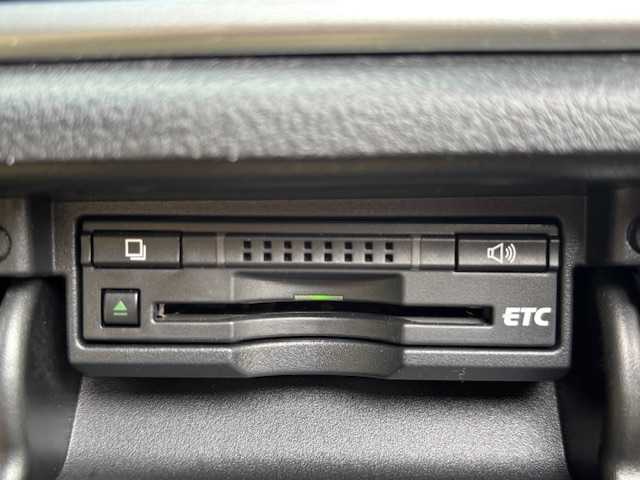 トヨタ クラウン マジェスタ Fバージョン 宮城県 2014(平26)年 6.4万km プレシャスシルバー 登録時走行距離63251km/純正HDDナビ/AM・FM・TV・Bluetooth・CD/ビルトインETC/ドライブレコーダー（前のみ）/バックカメラ/シートメモリー/セキュリティアラートシステム/前席パワーシート/前席シートヒーター/ヘッドライトウォッシャー/プッシュスタート/ALL　Auto　PW/ドアバイザー/フォグランプ/ウインカーミラー/カーテンエアバッグ/スイッチ付き木目調アームレスト