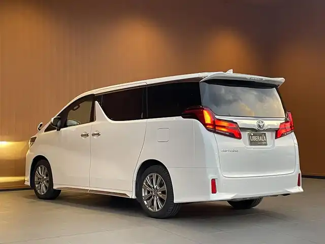 トヨタ アルファード S タイプゴールド 愛知県 2021(令3)年 4.1万km ホワイトパールクリスタルシャイン フルセグテレビ/Bluetooth/DVD/バックカメラ/コーナーセンサー/レーダークルーズ/レーンキープアシスト/パワーバックドア/ハーフレザーシート/社外デジタルインナーミラー/両側パワースライドドア/純正18インチAW/オートハイビーム/取扱説明書/保証書