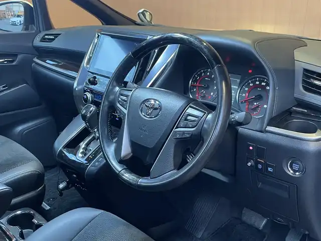 トヨタ アルファード S タイプゴールド 愛知県 2021(令3)年 4.1万km ホワイトパールクリスタルシャイン フルセグテレビ/Bluetooth/DVD/バックカメラ/コーナーセンサー/レーダークルーズ/レーンキープアシスト/パワーバックドア/ハーフレザーシート/社外デジタルインナーミラー/両側パワースライドドア/純正18インチAW/オートハイビーム/取扱説明書/保証書