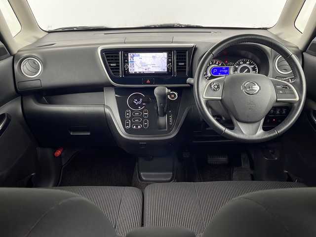 日産 デイズ ルークス ハイウェイスター Gターボ 埼玉県 2018(平30)年 4.6万km ブラック 禁煙車/純正ナビ/CD/DVD/Bluetooth/フルセグテレビ/アラウンドビューモニター/両側パワースライドドア/エマージェンシーブレーキ/クルーズコントロール/ETC/LEDヘッドライト/オートライト/ハイビームアシスト/ドライブレコーダー/アイドリングストップ/ドアバイザー/純正フロアマット/プッシュスタート /スマートキー