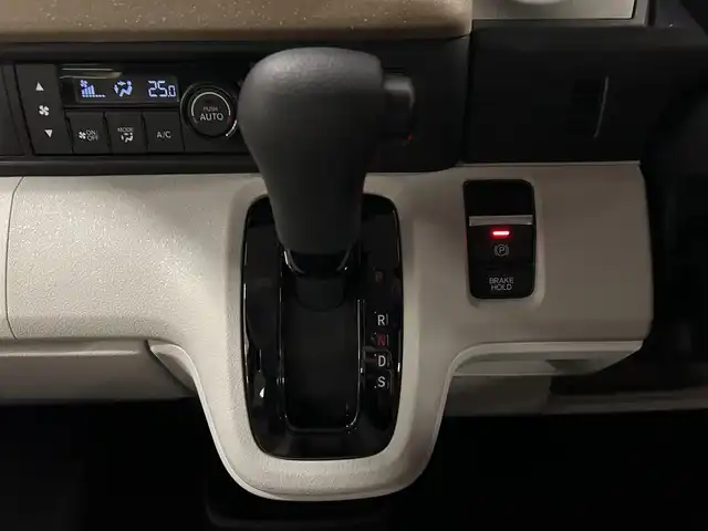 ホンダ Ｎ ＢＯＸ 愛媛県 2024(令6)年 0.3万km クリスタルブラックパール 純正8インチナビ/   BT.USB.フルセグTV/バックカメラ/片側パワスラ/電子パーキングブレーキ/純正フロアマット/スペアキー