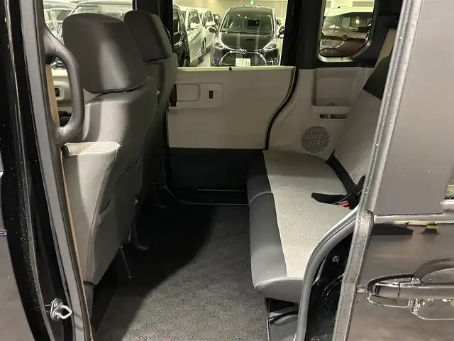 ホンダ Ｎ ＢＯＸ 愛媛県 2024(令6)年 0.3万km クリスタルブラックパール 純正8インチナビ/   BT.USB.フルセグTV/バックカメラ/片側パワスラ/電子パーキングブレーキ/純正フロアマット/スペアキー