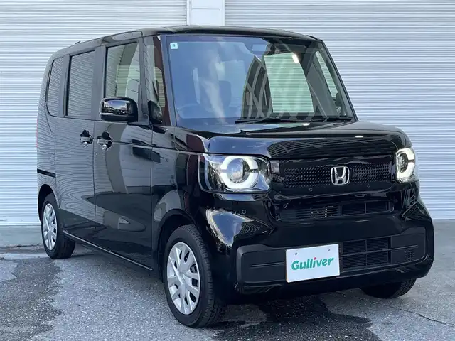 ホンダ Ｎ ＢＯＸ 高知県 2024(令6)年 0.3万km クリスタルブラックパール 純正ナビ/クルーズコントロール/アイドリングストップ/アイドリングストップ/バックカメラ/片側パワースライドドア/スマートキー/純正フロアマット/LEDヘッドライト/横滑り防止装置/レーンキープアシスト/盗難防止装置/オートライト/衝突被害軽減システム/運転席＋助手席＋サイドエアバッグ/カーテンエアバッグ/オートマチックハイビーム/コーナーセンサー/AM/FM