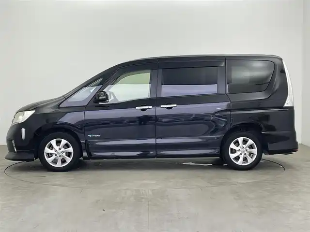 日産 セレナ ハイウェイスター S HV エアロ 大分県 2013(平25)年 8.7万km スーパーブラック 純正ナビ　型式MC312D-W/　AM/FM/CD/DVD/BT/　USB入力端子/　フルセグTV/バックカメラ/後席モニター　型式PCX-R3300/両側パワースライドドア/クルーズコントロール/ETC/プッシュスタート/アイドリングストップ/横滑り防止装置/電動格納ミラー/純正フロアマット/オートライト/HIDヘッドライト/フォグランプ/純正16インチアルミホイール