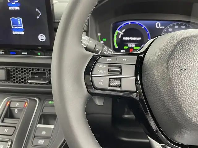 ホンダ ステップワゴン スパーダ eHEV 大分県 2025(令7)年 0.1万km未満 プラチナホワイトパール 純正11.4型ナビ/フルセグ/DVD/Bluetooth/バックカメラ/ホンダセンシング/レーダークルーズコントロール/減速セレクター/オートハイビーム/全列USBチャージャー/前席シートヒーター/パワーテールゲート/両側パワースライドドア/オートLEDライト/パドルシフト/スマートキー