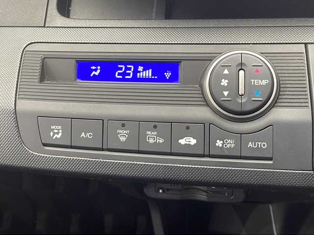 ホンダ フリード スパイク G ジャストセレクション 栃木県 2014(平26)年 5.8万km アラバスターシルバーメタリック 純正ナビ/（CD/DVD/ワンセグTV/BT）/バックカメラ/コーナーセンサー（前のみ）/ETC/両側パワースライドドア/オートライト/HIDヘッドライト/横滑り防止装置/スマートキー/電動格納ミラー/純正フロアマット