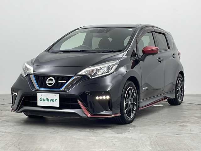 日産 ノート e－パワー ニスモ 三重県 2018(平30)年 3.9万km スーパーブラック 禁煙車　/純正ナビ　/全方位カメラ　/フルセグＴＶ　/ＬＥＤヘッドライト　/デジタルインナーミラー　/衝突軽減　/レーンキープアシスト　/横滑り防止　/スマートキー　/純正アルミ　/オートライト　/スマートキー　