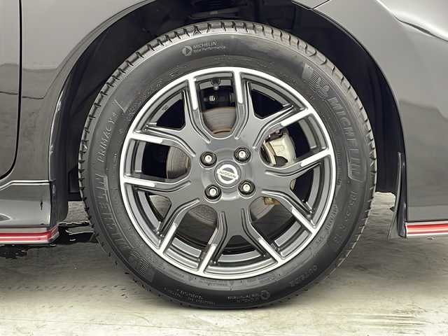 日産 ノート e－パワー ニスモ 三重県 2018(平30)年 3.9万km スーパーブラック 禁煙車　/純正ナビ　/全方位カメラ　/フルセグＴＶ　/ＬＥＤヘッドライト　/デジタルインナーミラー　/衝突軽減　/レーンキープアシスト　/横滑り防止　/スマートキー　/純正アルミ　/オートライト　/スマートキー　