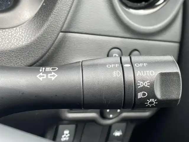 日産 ノート e－パワー メダリスト 福岡県 2016(平28)年 3.4万km インペリアルアンバーP 純正ナビ（ＭＭ３１６Ｄ－Ｗ）　アラウンドビューモニター　インテリジェントルームミラー　エマージェンシーブレーキ　ハーフレザーシート　ＬＥＤヘッドライト　フルセグ　ＣＤ／ＤＶＤ　ブルートゥース　ＥＴＣ