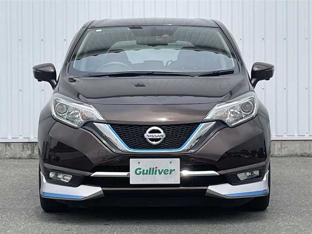 日産 ノート e－パワー メダリスト 福岡県 2016(平28)年 3.4万km インペリアルアンバーP 純正ナビ（ＭＭ３１６Ｄ－Ｗ）　アラウンドビューモニター　インテリジェントルームミラー　エマージェンシーブレーキ　ハーフレザーシート　ＬＥＤヘッドライト　フルセグ　ＣＤ／ＤＶＤ　ブルートゥース　ＥＴＣ