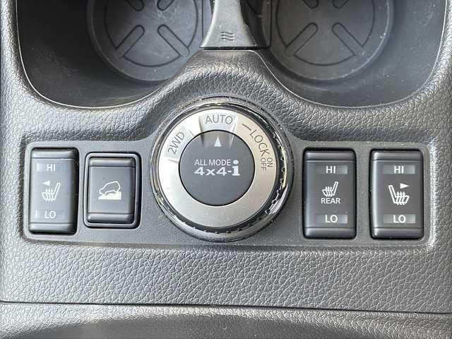 日産 エクストレイル ハイブリッド 20X 長野県 2017(平29)年 4.5万km ブリリアントホワイトパール ４WD/プロパイロット/エマージェンシーブレーキ/純正メモリーナビ/バックカメラ/アラウンドビューモニター/前後コーナーセンサー /シートヒーター /ルーフレール/社外17インチアルミ/保証書・取説