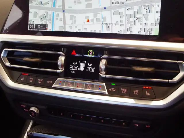 ＢＭＷ ３１８ｉ Mスポーツ 岐阜県 2022(令4)年 0.4万km サファイアブラックP ＢＭＷライブ・コックピット　/BMWカーブド・ディスプレイ  /12.3インチ マルチ・ディスプレイ・メーター・パネル  /14.9インチ ワイド・コントロール・ディスプレイ（タッチ・パネル機能付）/HDDナビゲーション・システム（VICS 3メディア対応）/ＡＣＣ/レーン・ディパーチャー・ウォーニング（車線逸脱警告システム）/レーン・チェンジ・ウォーニング/レーン・キーピング・アシスト/電動リアゲート/シートヒーター/パワーシート
