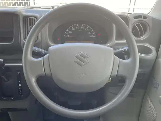 スズキ エブリイ PA 滋賀県 2023(令5)年 2.8万km シルキーシルバーメタリック 純正ラジオ/（AM/FM）/ETC/ドライブレコーダー/セーフティサポート/・横滑り防止装置/・ABS（アンチロックブレーキシステム）/・VDC（ビークルダイナミクスコントロール）/・ブレーキアシスト/・ヒルスタートアシスト/アイドリングストップ/オートライト/ハロゲンヘッドライト/ヘッドライトライトレベリング/マニュアルエアコン/マニュアルウィンドウ/パワーステアリング/純正フロアマット/純正ドアバイザー