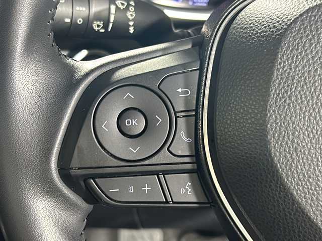 トヨタ カローラ スポーツ ハイブリッドG Z 沖縄県 2018(平30)年 5.8万km パール 県外仕入れ/禁煙車/純正9インチナビ[NSZT-Y68T]/（フルセグTV Bluetooth CD DVD）/バックカメラ/ビルトインETC/レーダークルーズコントロール/ステアリングスイッチ/ドライブレコーダー/電動パーキングブレーキ/トヨタセーフティセンス/・レーントレーシングアシスト/・プリクラッシュセーフティ/・ブラインドスポットモニター/・オートマチックハイビーム/・クリアランスソナー