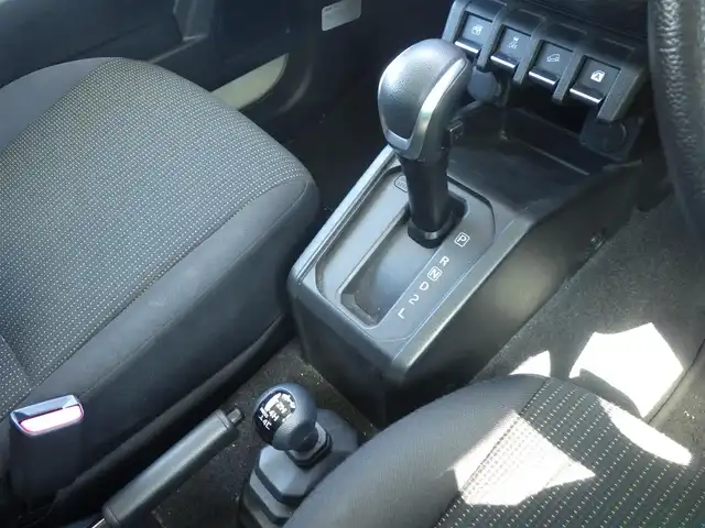 スズキ ジムニー XL 千葉県 2020(令2)年 4.8万km シフォンアイボリーM ワンオーナー/スズキセーフティサポート/社外SDナビ/地デジTV/【DVD/CD再生機能　Bluetooth接続】/バックカメラ/ドライブレコーダー（前後撮影）【ZDR-025】/前席シートヒーター/ETC/携帯リモコン
