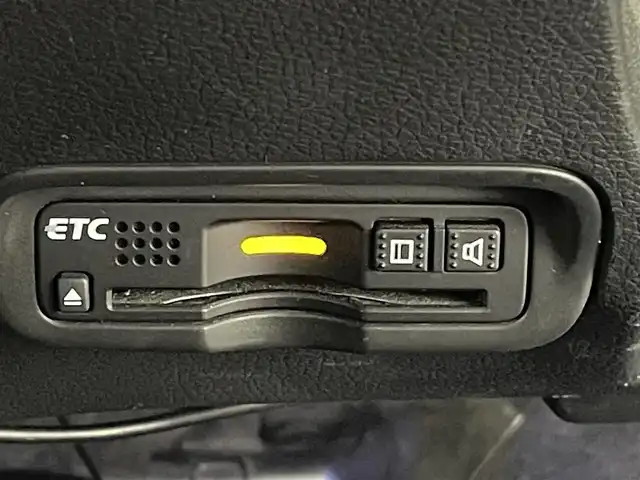 ホンダ ヴェゼル ハイブリッド Z ホンダセンシング 熊本県 2017(平29)年 7.7万km クリスタルブラックパール 禁煙車/純正８型ナビVXM-165VFEi（フルセグTV・AM・FM・Bluetooth・USB）/アルパインフリップダウンモニター/バックカメラ/レーダークルーズコントロール/ETC/前席シートヒーター/ホンダセンシング/衝突軽減ブレーキ/レーンキープアシスト/横滑り防止/ダウンヒルアシスト/ハーフレザーシート/社外フロアマット/純正17インチAW/オートライト/LEDオートライト/フォグランプ/ルーフレール/スマートキー/プッシュスタート