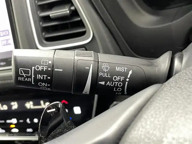 ホンダ ヴェゼル ハイブリッド Z ホンダセンシング 熊本県 2017(平29)年 7.7万km クリスタルブラックパール 禁煙車/純正８型ナビVXM-165VFEi（フルセグTV・AM・FM・Bluetooth・USB）/アルパインフリップダウンモニター/バックカメラ/レーダークルーズコントロール/ETC/前席シートヒーター/ホンダセンシング/衝突軽減ブレーキ/レーンキープアシスト/横滑り防止/ダウンヒルアシスト/ハーフレザーシート/社外フロアマット/純正17インチAW/オートライト/LEDオートライト/フォグランプ/ルーフレール/スマートキー/プッシュスタート