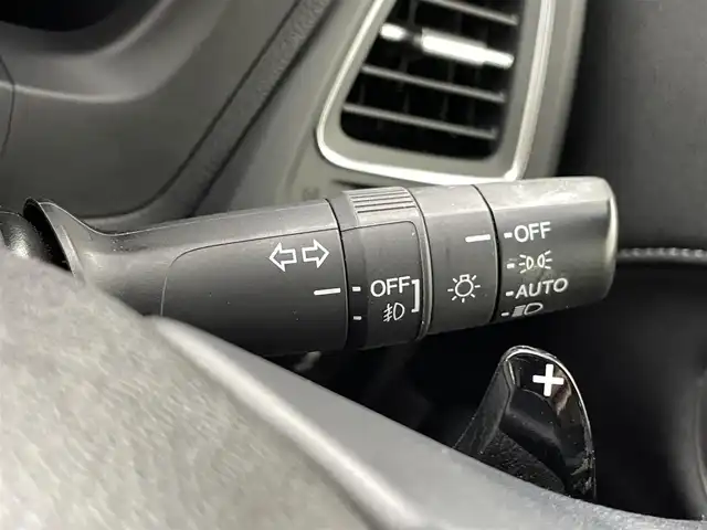 ホンダ ヴェゼル ハイブリッド Z ホンダセンシング 熊本県 2017(平29)年 7.7万km クリスタルブラックパール 禁煙車/純正８型ナビVXM-165VFEi（フルセグTV・AM・FM・Bluetooth・USB）/アルパインフリップダウンモニター/バックカメラ/レーダークルーズコントロール/ETC/前席シートヒーター/ホンダセンシング/衝突軽減ブレーキ/レーンキープアシスト/横滑り防止/ダウンヒルアシスト/ハーフレザーシート/社外フロアマット/純正17インチAW/オートライト/LEDオートライト/フォグランプ/ルーフレール/スマートキー/プッシュスタート