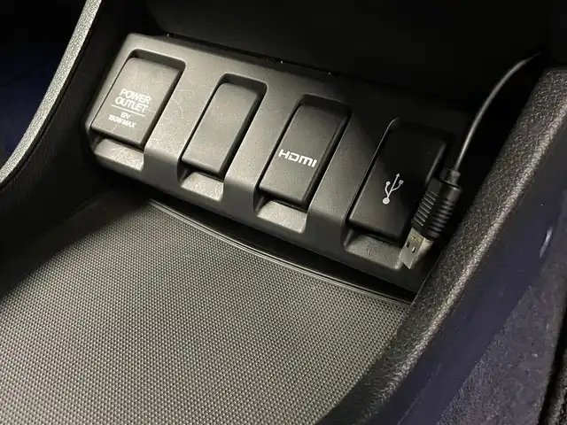 ホンダ ヴェゼル ハイブリッド Z ホンダセンシング 熊本県 2017(平29)年 7.7万km クリスタルブラックパール 禁煙車/純正８型ナビVXM-165VFEi（フルセグTV・AM・FM・Bluetooth・USB）/アルパインフリップダウンモニター/バックカメラ/レーダークルーズコントロール/ETC/前席シートヒーター/ホンダセンシング/衝突軽減ブレーキ/レーンキープアシスト/横滑り防止/ダウンヒルアシスト/ハーフレザーシート/社外フロアマット/純正17インチAW/オートライト/LEDオートライト/フォグランプ/ルーフレール/スマートキー/プッシュスタート