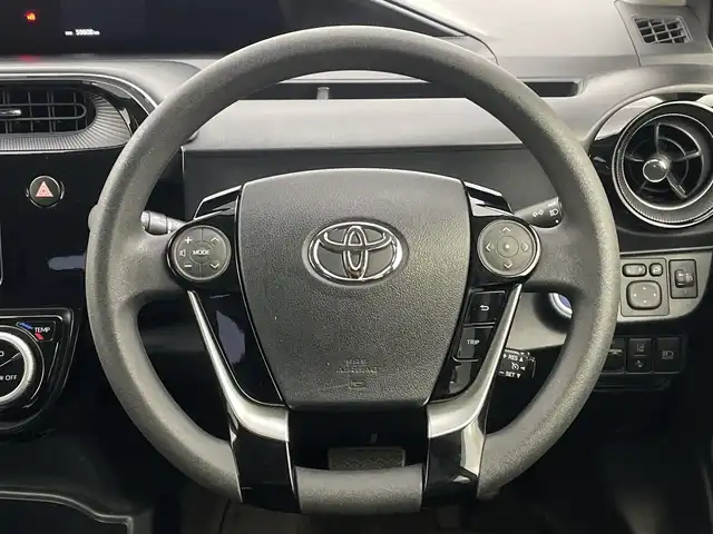 トヨタ アクア S スタイルブラック 新潟県 2018(平30)年 6万km ダークブルーマイカ 社外メモリナビ（Bluetooth・USB・CD・DVD）/フルセグ　/バックカメラ　/前方ドライブレコーダー/レーンキープアシスト　/前後コーナーセンサー　/クルーズコントロール/パーキングサポートブレーキ　/衝突被害軽減システム/ステアリングスイッチ/社外１５インチアルミホイール/純正フロアマット/ハロゲンオートライト　/オートマチックハイビーム　/保証書/取扱説明書/スマートキー/スペアキー