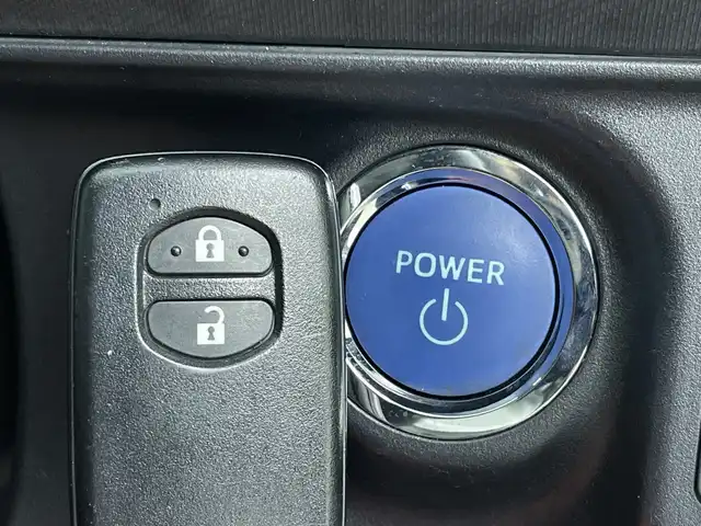 トヨタ アクア S スタイルブラック 新潟県 2018(平30)年 6万km ダークブルーマイカ 社外メモリナビ（Bluetooth・USB・CD・DVD）/フルセグ　/バックカメラ　/前方ドライブレコーダー/レーンキープアシスト　/前後コーナーセンサー　/クルーズコントロール/パーキングサポートブレーキ　/衝突被害軽減システム/ステアリングスイッチ/社外１５インチアルミホイール/純正フロアマット/ハロゲンオートライト　/オートマチックハイビーム　/保証書/取扱説明書/スマートキー/スペアキー