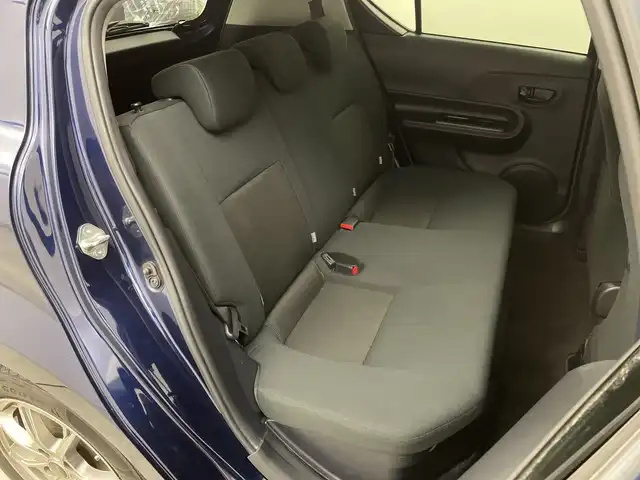 トヨタ アクア S スタイルブラック 新潟県 2018(平30)年 6万km ダークブルーマイカ 社外メモリナビ（Bluetooth・USB・CD・DVD）/フルセグ　/バックカメラ　/前方ドライブレコーダー/レーンキープアシスト　/前後コーナーセンサー　/クルーズコントロール/パーキングサポートブレーキ　/衝突被害軽減システム/ステアリングスイッチ/社外１５インチアルミホイール/純正フロアマット/ハロゲンオートライト　/オートマチックハイビーム　/保証書/取扱説明書/スマートキー/スペアキー