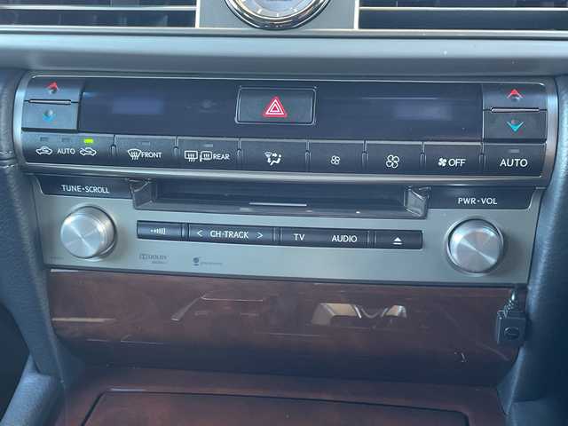 レクサス ＬＳ 600h バージョンL 愛媛県 2012(平24)年 15.7万km ブラックオパールマイカ 純正ナビ/サンルーフ/バックカメラ/ブレンボキャリパー(オレンジ)/全席パワーシート/全席シートヒーター、エアシート/フルセグテレビ/前後コーナーセンサー/ステアリングヒーター/オートブレーキホールド/衝突軽減システム/横滑り防止装置/オートライト/ＥＴＣ/ブラインドスポット