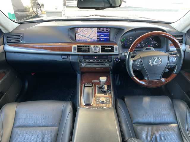 レクサス ＬＳ 600h バージョンL 愛媛県 2012(平24)年 15.7万km ブラックオパールマイカ 純正ナビ/サンルーフ/バックカメラ/ブレンボキャリパー(オレンジ)/全席パワーシート/全席シートヒーター、エアシート/フルセグテレビ/前後コーナーセンサー/ステアリングヒーター/オートブレーキホールド/衝突軽減システム/横滑り防止装置/オートライト/ＥＴＣ/ブラインドスポット