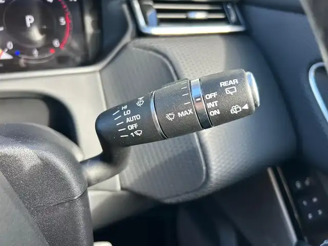 ランドローバー レンジローバーヴェラール Rダイナミック SE 180PS 石川県 2017(平29)年 6.1万km 黒
