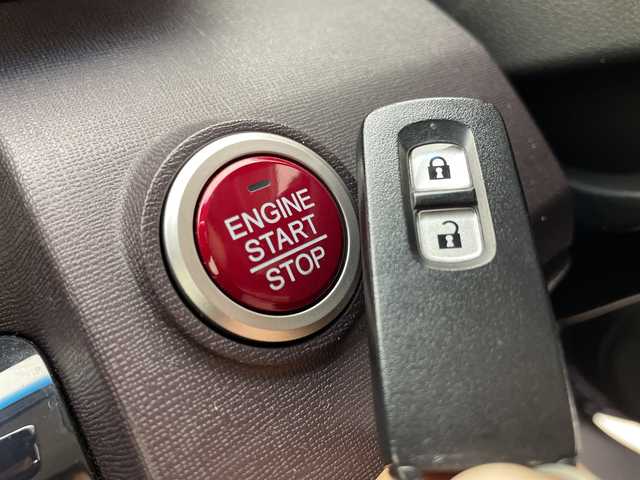 ホンダ Ｎ ＯＮＥ プレミアム ツアラー 愛知県 2013(平25)年 1.9万km プレミアムブルームーンパール オーディオ/純正アルミホイール/HIDヘッドライト/オートライト/ドライブレコーダー/CD/スマートキー/プッシュスタート