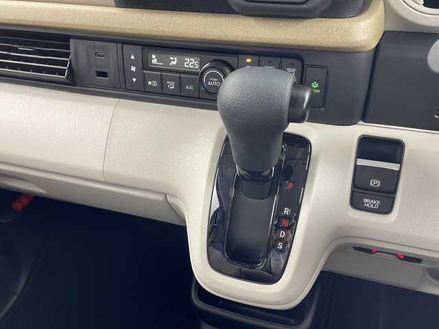 ホンダ Ｎ ＢＯＸ 岐阜県 2024(令6)年 0.4万km クリスタルブラックパール ホンダセンシング/衝突軽減ブレーキ/誤発進抑制機能/路外逸脱抑制機能/標識認識機能/パーキングセンサー/社外メモリナビ/ (Bluetooth/フルセグTV/CD/DVD)/バックカメラ/レーダークルーズコントロール/オートハイビーム/両側パワースライドドア/シートヒーター/ドライブレコーダー/ETC/LEDヘッドライト/社外フロアマット