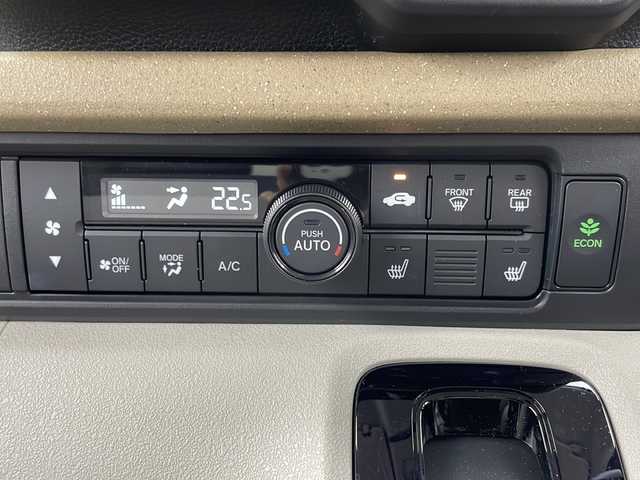 ホンダ Ｎ ＢＯＸ 岐阜県 2024(令6)年 0.4万km クリスタルブラックパール ホンダセンシング/衝突軽減ブレーキ/誤発進抑制機能/路外逸脱抑制機能/標識認識機能/パーキングセンサー/社外メモリナビ/ (Bluetooth/フルセグTV/CD/DVD)/バックカメラ/レーダークルーズコントロール/オートハイビーム/両側パワースライドドア/シートヒーター/ドライブレコーダー/ETC/LEDヘッドライト/社外フロアマット