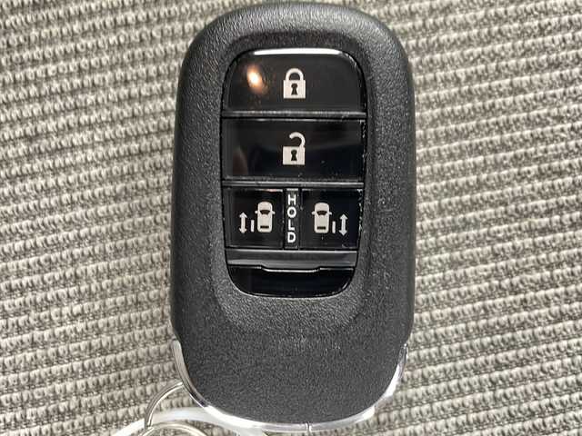 ホンダ Ｎ ＢＯＸ 岐阜県 2024(令6)年 0.4万km クリスタルブラックパール ホンダセンシング/衝突軽減ブレーキ/誤発進抑制機能/路外逸脱抑制機能/標識認識機能/パーキングセンサー/社外メモリナビ/ (Bluetooth/フルセグTV/CD/DVD)/バックカメラ/レーダークルーズコントロール/オートハイビーム/両側パワースライドドア/シートヒーター/ドライブレコーダー/ETC/LEDヘッドライト/社外フロアマット