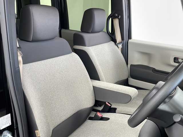 ホンダ Ｎ ＢＯＸ 岐阜県 2024(令6)年 0.4万km クリスタルブラックパール ホンダセンシング/衝突軽減ブレーキ/誤発進抑制機能/路外逸脱抑制機能/標識認識機能/パーキングセンサー/社外メモリナビ/ (Bluetooth/フルセグTV/CD/DVD)/バックカメラ/レーダークルーズコントロール/オートハイビーム/両側パワースライドドア/シートヒーター/ドライブレコーダー/ETC/LEDヘッドライト/社外フロアマット