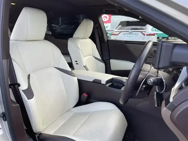 レクサス ＥＳ 300h バージョンL 千葉県 2018(平30)年 2.7万km アイスエクリュマイカメタリック ムーンルーフ/ホワイトレザーシート/マークレビンソンサウンドシステム/純正12.3インチSDナビ/・CD/DVD/MSV/Bluetooth/フルセグTV/パノラミックビューカメラ/デジタルアウターミラー/デジタルインナーミラー/レクサスセーフティシステム＋/・レーダークルーズコントロール/・プリクラッシュセーフティ/・レーンキープアシスト/・パーキングサポートブレーキ/・オートマチックハイビーム/・ブラインドスポットモニター/全席シートヒーター/前席シートベンチレーション/前席パワーシート/前後コーナーセンサー/パワートランクリッド/AC100V1500W電源/LEDヘッドランプ/オートライト/純正18インチアルミホイール/ウッドコンビステアリング/ヘッドアップディスプレイ/ステアリングヒーター/パドルシフト/左右独立オートエアコン/スマートエントリー/ビルトインETC2.0/サイド＆カーテンエアバッグ
