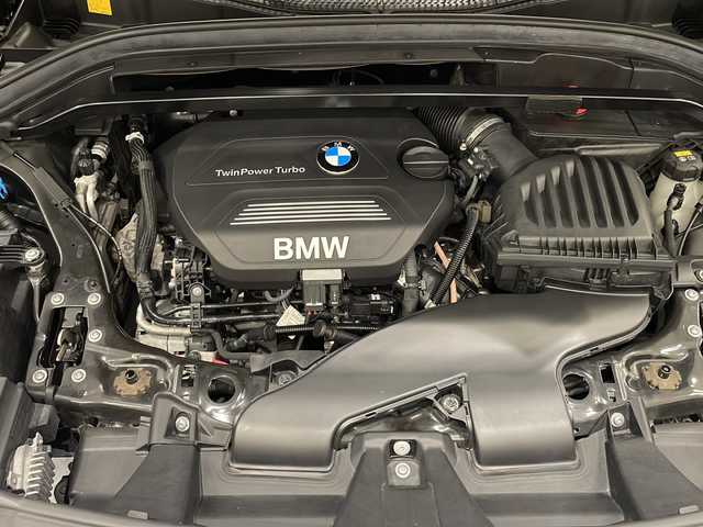 ＢＭＷ Ｘ１ xDrive 18d xライン ハイライン 新潟県 2017(平29)年 3.8万km ミネラルグレー ライトパッケージ/・照明付きバニティミラー/・アンビエントライト/パークディスタンスコントロール/パーキングアシスト/コーナーセンサー/スライディングリアシート/オートマチックエアーコンディショナー/オートマチックテールゲートオペレーション/HDDナビゲーションシステム/・Bluetooth/・AM/FM/・AUX/クルーズコントロール/オートライト/LEDヘッドライト/ハーフレザーシート/保証書/取扱説明書/スペアキー