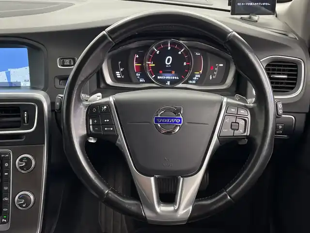 ボルボ Ｖ６０ D4 SE 鹿児島県 2016(平28)年 9.6万km アイスホワイト 純正HDDナビ/(フルセグTV/Bluetooth/DVD/AUX/USB/HDD)/バックカメラ/ETC/レーダークルーズコントロール/ブラインドスポットモニター/前後ドライブレコーダー/パワーシート/シートメモリ―/社外レーダー探知機/前席シートヒーター/ステアリングヒーター/純正18インチアルミホイール/純正フロアマット/パドルシフト