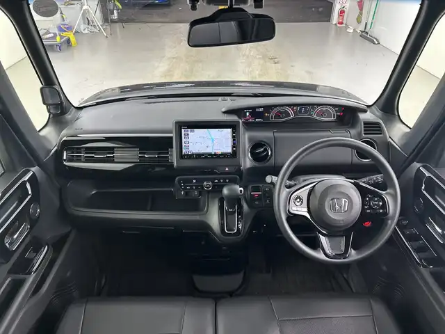ホンダ Ｎ ＢＯＸ カスタム L 愛知県 2022(令4)年 3万km クリスタルブラックパール 禁煙車/純正7インチナビ/（CD/DVD/Bluetooth/フルセグTV/USB)/バックカメラ/ホンダセンシング/・衝突軽減ブレーキ/・車線逸脱警報システム/・アダプティブクルーズコントロール/・オートマチックハイビーム/・パーキングセンサー/ETC/前後ドライブレコーダー/シートヒーター/両側パワースライドドア/アイドリングストップ/純正14インチアルミホイール/LEDヘッドライト/オートライト/フロントフォグランプ/スマートキー/プッシュスタート/純正フロアマット/電動格納ミラー/ベンチシート/チップアップシート