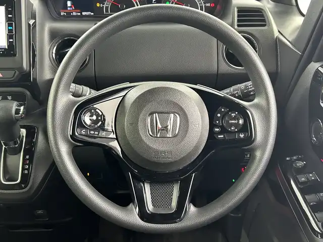 ホンダ Ｎ ＢＯＸ カスタム L 愛知県 2022(令4)年 3万km クリスタルブラックパール 禁煙車/純正7インチナビ/（CD/DVD/Bluetooth/フルセグTV/USB)/バックカメラ/ホンダセンシング/・衝突軽減ブレーキ/・車線逸脱警報システム/・アダプティブクルーズコントロール/・オートマチックハイビーム/・パーキングセンサー/ETC/前後ドライブレコーダー/シートヒーター/両側パワースライドドア/アイドリングストップ/純正14インチアルミホイール/LEDヘッドライト/オートライト/フロントフォグランプ/スマートキー/プッシュスタート/純正フロアマット/電動格納ミラー/ベンチシート/チップアップシート