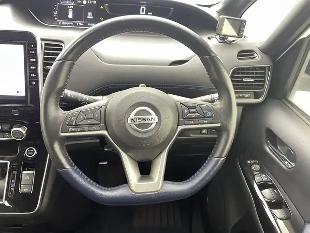 日産 セレナ オーテック スポーツスペック 熊本県 2020(令2)年 5.4万km ブリリアントホワイトパール 2トーン 純正フルエアロ　/純正ナビ（ＣＤ・ＤＶＤ・フルセグ・ＢＴ・ＳＤ）/全周囲カメラ　/前後ドライブレコーダー　/レーダークルーズコントロール/ビルトインＥＴＣ　/両側パワースライドドア　/前席シートヒーター　/ステアリングヒーター/前後クリアランスソナー　/プロパイロット/衝突軽減ブレーキ/レーンキープアシスト/アイドリングストップ/ブラインドスポットモニター/純正フロアマット/BROCHEN１７インチAW/オートライト/LEDヘッドライト/フォグランプ/スマートキー/プッシュスタート