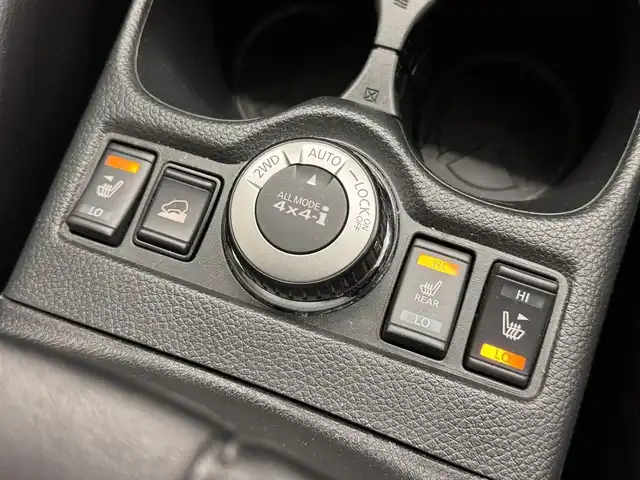 日産 エクストレイル 20Xi Vセレ エクストリーマーX 三重県 2021(令3)年 4.6万km ダイヤモンドブラック ガソリン/フルタイム4WD/MTモード付フロアCVT/KENWOOD 9インチフローティング『彩速ナビ』 M907HDF/（FM/AM/CD/DVD/iPod/USB/SD/SDREC/TV/RCA/Bluetooth/HDMI/SMART USEN）/インテリジェント アラウンドビューモニター（移動物検知機能付）/ETC2.0/安全/・インテリジェント エマージェンシーブレーキ/・LDW（車線逸脱警報）、インテリジェント LI（車線逸脱防止支援）/・プロパイロット/・インテリジェント DA（ふらつき警報）/・進入禁止警報/・後側方車両検知警報システム（BSW）＋クロストラフィックアラート/・フロント、リアソナー/・ヒルディセントコントロール/など/装備/・インテリジェント ルームミラー/・ルーフレール（ブラック）/・リモコンオートバックドア/・撥水シート/・シートヒーター（D/N/REAR左右）/・パワーシート（D/N）/・左右独立オートエアコン/・電動パーキングブレーキ＆ブレーキホールド/・ステアリングスイッチ/・オートライト/・LEDヘッドライト/・プッシュスタート/・純正18inAW/・スマートキーx2/・保/取/など