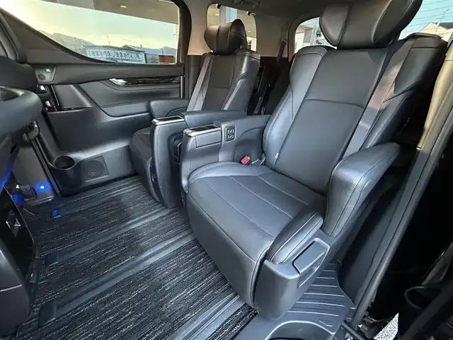 トヨタ ヴェルファイア Z Gエディション 福岡県 2015(平27)年 7.4万km ブラック モデリスタエアロ(リア)/フロントガーニッシュ/ツインムーンルーフ/純正10.1インチフリップダウンモニター/JBLプレミアムサウンド/純正9インチメーカーナビ/(AM/FM/CD/DVD/Bluetooth/フルセグTV)/全方位カメラ/バック/フロント/サイドカメラ/運転支援/・プリクラッシュセーフティシステム/・クリアランスソナー/・レーダークルーズコントロール/横滑り防止/純正18インチアルミホール/両側パワースライドドア/パワーバックドア/純正LEDスタイリッシュビーム(フロントガーニッシュ用)/黒レザーシート/レーダー探知機【ASSURA AR-W51GA】/ビルトインETC/純正インテリアイルミネーション/純正スカッフイルミネーション/ステアリングヒーター/革巻きステアリング/ステアリングスイッチ/パワーシート(D/N)/シートヒーター(D/N)/シートメモリー(D)/オットマン(N/セカンドシート)/後席電動サンシェード/純正フロアマット/ナノイー/ドアバイザー/ブレーキホールド/プッシュスタート/USBポート/スペアキー×1/100V電源/ISOFIX/保証書/取説、ナビ取説