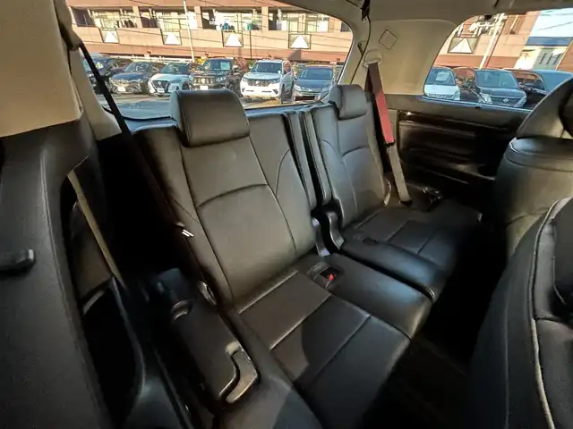 トヨタ ヴェルファイア Z Gエディション 福岡県 2015(平27)年 7.4万km ブラック モデリスタエアロ(リア)/フロントガーニッシュ/ツインムーンルーフ/純正10.1インチフリップダウンモニター/JBLプレミアムサウンド/純正9インチメーカーナビ/(AM/FM/CD/DVD/Bluetooth/フルセグTV)/全方位カメラ/バック/フロント/サイドカメラ/運転支援/・プリクラッシュセーフティシステム/・クリアランスソナー/・レーダークルーズコントロール/横滑り防止/純正18インチアルミホール/両側パワースライドドア/パワーバックドア/純正LEDスタイリッシュビーム(フロントガーニッシュ用)/黒レザーシート/レーダー探知機【ASSURA AR-W51GA】/ビルトインETC/純正インテリアイルミネーション/純正スカッフイルミネーション/ステアリングヒーター/革巻きステアリング/ステアリングスイッチ/パワーシート(D/N)/シートヒーター(D/N)/シートメモリー(D)/オットマン(N/セカンドシート)/後席電動サンシェード/純正フロアマット/ナノイー/ドアバイザー/ブレーキホールド/プッシュスタート/USBポート/スペアキー×1/100V電源/ISOFIX/保証書/取説、ナビ取説