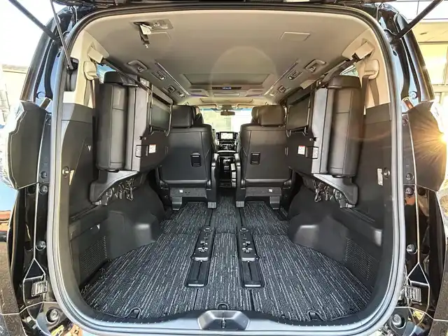 トヨタ ヴェルファイア Z Gエディション 福岡県 2015(平27)年 7.4万km ブラック モデリスタエアロ(リア)/フロントガーニッシュ/ツインムーンルーフ/純正10.1インチフリップダウンモニター/JBLプレミアムサウンド/純正9インチメーカーナビ/(AM/FM/CD/DVD/Bluetooth/フルセグTV)/全方位カメラ/バック/フロント/サイドカメラ/運転支援/・プリクラッシュセーフティシステム/・クリアランスソナー/・レーダークルーズコントロール/横滑り防止/純正18インチアルミホール/両側パワースライドドア/パワーバックドア/純正LEDスタイリッシュビーム(フロントガーニッシュ用)/黒レザーシート/レーダー探知機【ASSURA AR-W51GA】/ビルトインETC/純正インテリアイルミネーション/純正スカッフイルミネーション/ステアリングヒーター/革巻きステアリング/ステアリングスイッチ/パワーシート(D/N)/シートヒーター(D/N)/シートメモリー(D)/オットマン(N/セカンドシート)/後席電動サンシェード/純正フロアマット/ナノイー/ドアバイザー/ブレーキホールド/プッシュスタート/USBポート/スペアキー×1/100V電源/ISOFIX/保証書/取説、ナビ取説