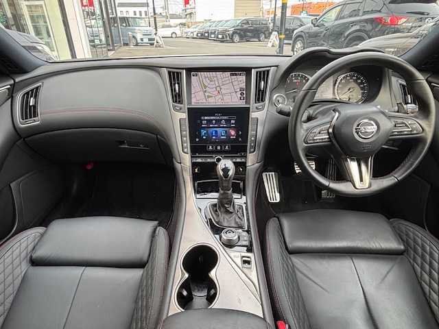 日産 スカイライン 400R 宮城県 2019(令1)年 6.5万km ブリリアントホワイトパール 登録時走行距離 64801km/純正ナビ/アップルカープレイ/ＣＤ／ＤＶＤ／Ｂｌｕｅｔｏｏｔｈ/シートヒーター/コーナーセンサー/パドルシフト/プロパイロット/全方位カメラ/横滑り防止装置/衝突軽減ブレーキ/追従クルーズコントロール/ドライブレコーダー/ＥＴＣ/ＬＥＤライト/フォグランプ/純正フロアマット/タイヤブリヂストンポテンザS001/（23年製ランフラットタイヤ)/タイヤ空気圧センサー/電動格納ミラー/ドアバイザー