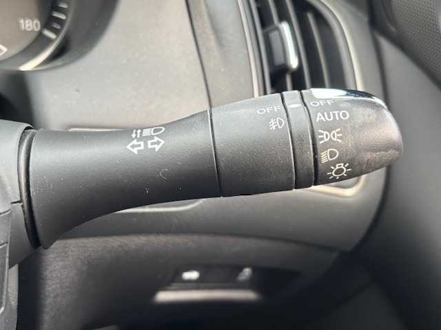 日産 スカイライン 400R 宮城県 2019(令1)年 6.5万km ブリリアントホワイトパール 登録時走行距離 64801km/純正ナビ/アップルカープレイ/ＣＤ／ＤＶＤ／Ｂｌｕｅｔｏｏｔｈ/シートヒーター/コーナーセンサー/パドルシフト/プロパイロット/全方位カメラ/横滑り防止装置/衝突軽減ブレーキ/追従クルーズコントロール/ドライブレコーダー/ＥＴＣ/ＬＥＤライト/フォグランプ/純正フロアマット/タイヤブリヂストンポテンザS001/（23年製ランフラットタイヤ)/タイヤ空気圧センサー/電動格納ミラー/ドアバイザー