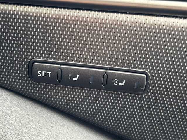 日産 スカイライン 400R 宮城県 2019(令1)年 6.5万km ブリリアントホワイトパール 登録時走行距離 64801km/純正ナビ/アップルカープレイ/ＣＤ／ＤＶＤ／Ｂｌｕｅｔｏｏｔｈ/シートヒーター/コーナーセンサー/パドルシフト/プロパイロット/全方位カメラ/横滑り防止装置/衝突軽減ブレーキ/追従クルーズコントロール/ドライブレコーダー/ＥＴＣ/ＬＥＤライト/フォグランプ/純正フロアマット/タイヤブリヂストンポテンザS001/（23年製ランフラットタイヤ)/タイヤ空気圧センサー/電動格納ミラー/ドアバイザー